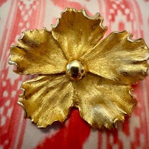 Large gold tone, metal flower, brooch, romantic, statement, piece, 3-D